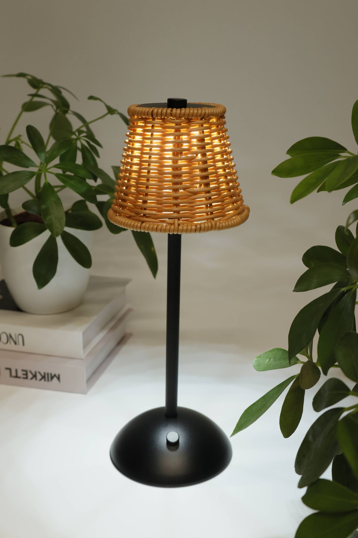 Rechargeable Rattan LED Lamp