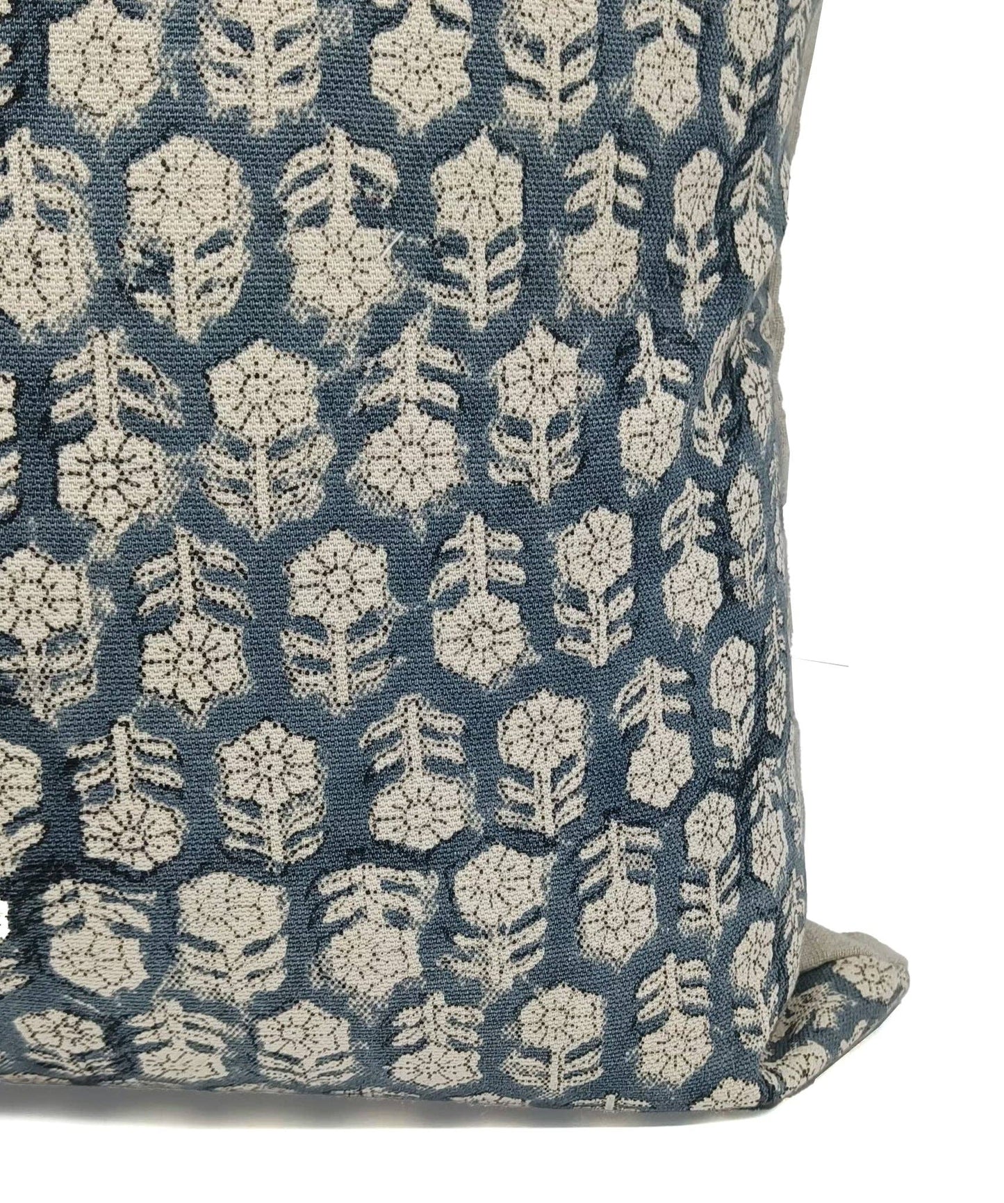 The Isolde Pillow Cover 22x22